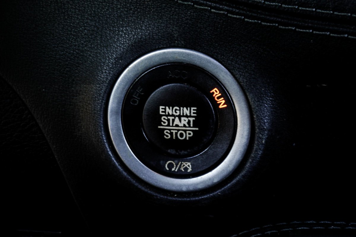 Used 2021 Orange Dodge SXT image 25