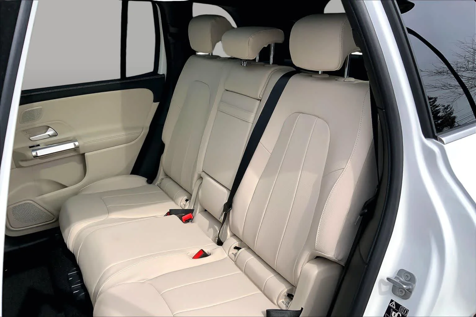 Certified Used 2026 Polar White Mercedes-Benz GLB 250 image 13