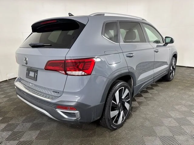 Used 2024 Gray Volkswagen 1.5T SEL image 3