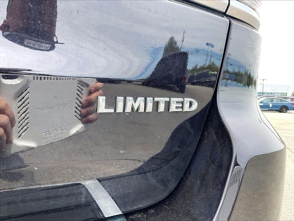 Used 2021 Sangria Metallic Clearcoat Jeep Limited image 27