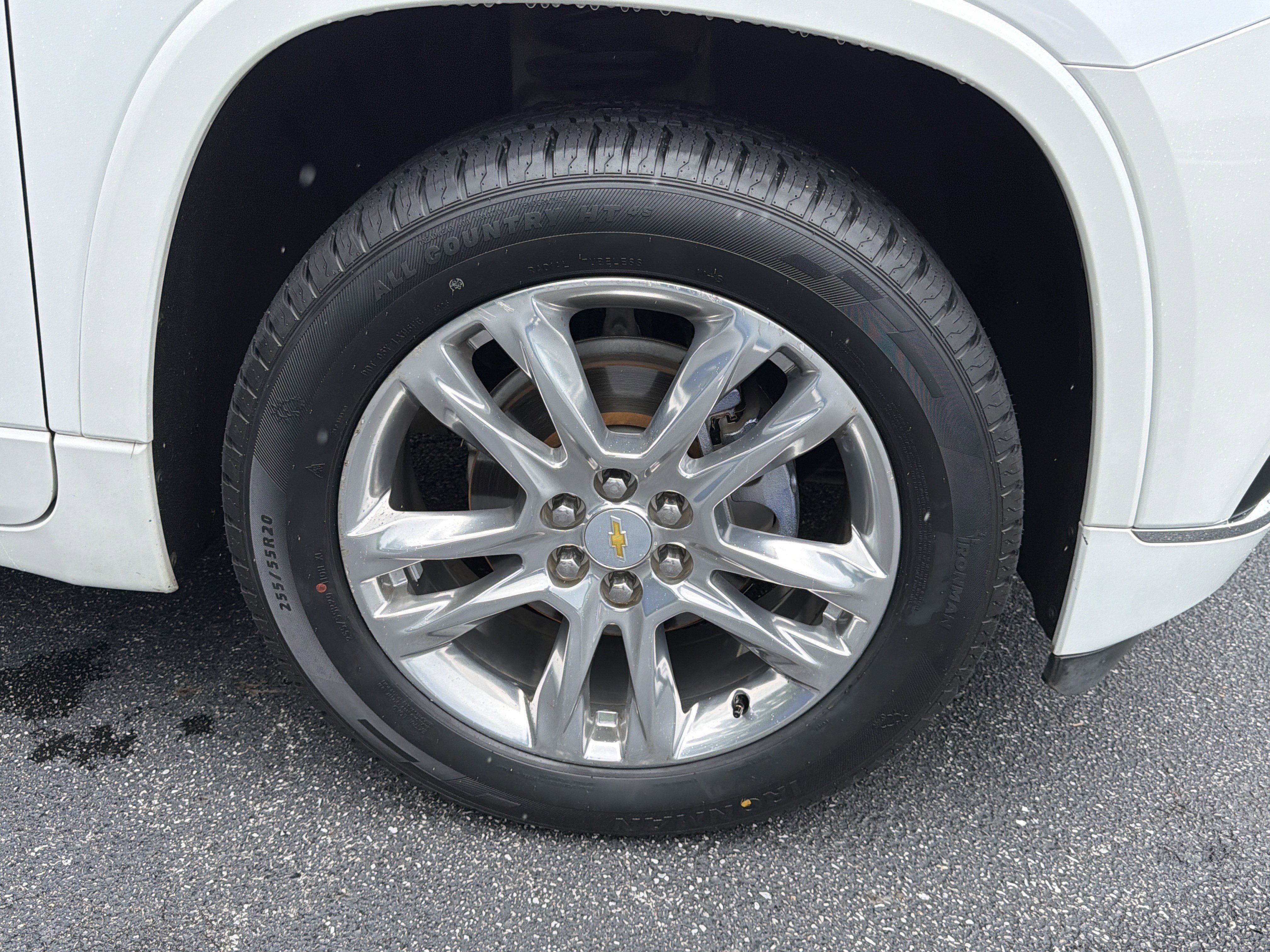Used 2020 IRIDESCENT PEARL TRICOAT Chevrolet High Country image 12