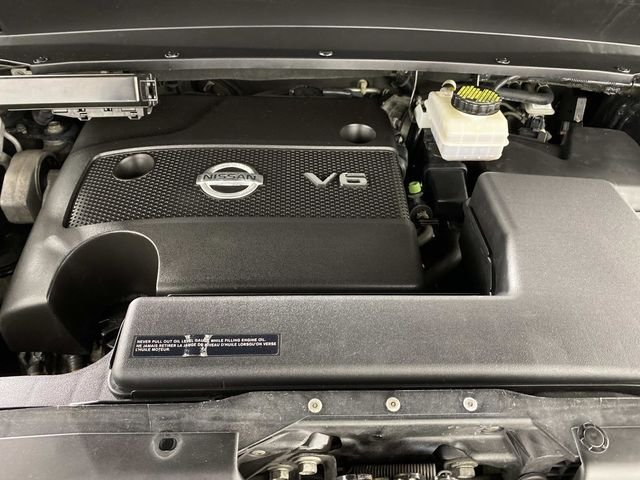 Used 2014 Gray Nissan SV image 31