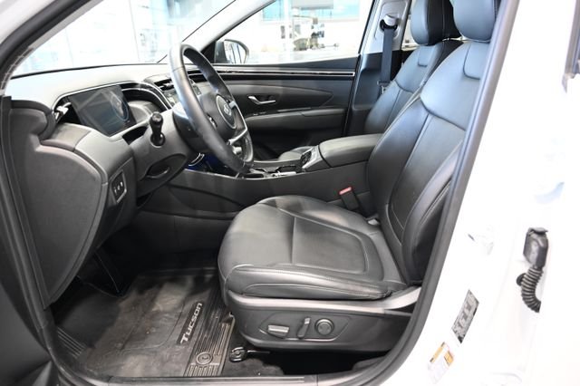 Used 2023 White Hyundai SEL image 9