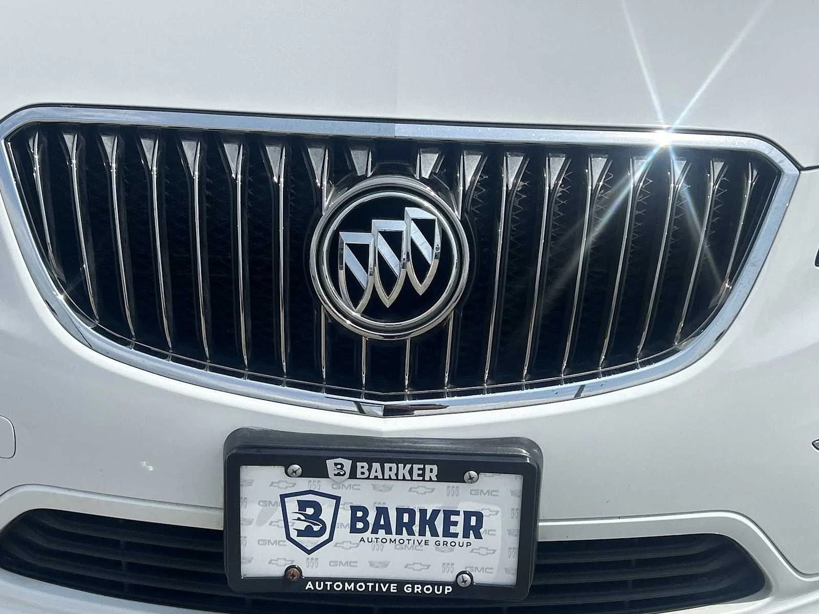 Used 2017 SUMMIT WHITE Buick Essence image 33