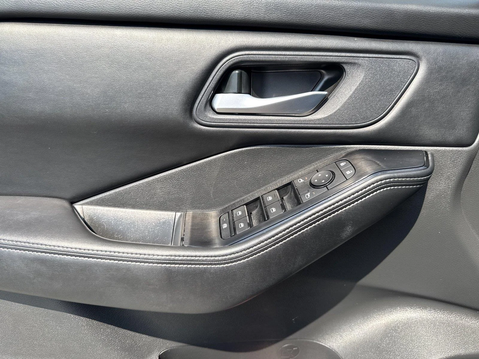 Used 2025 Gun Metallic Nissan SV image 17