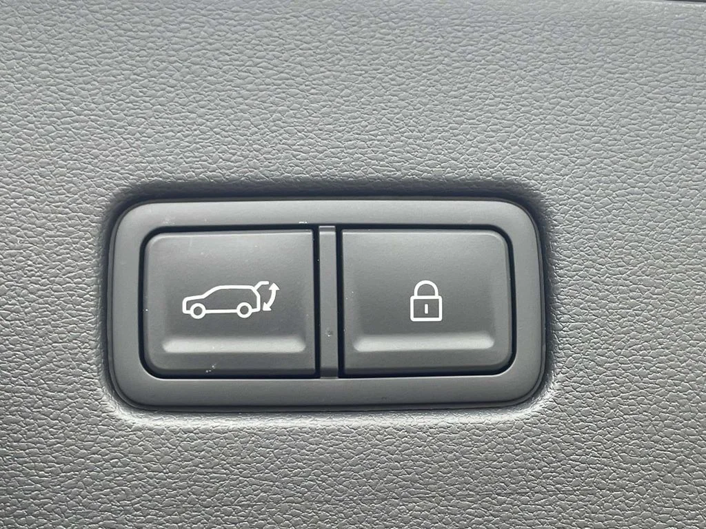 New 2026 Silver Hyundai SEL Premium image 9