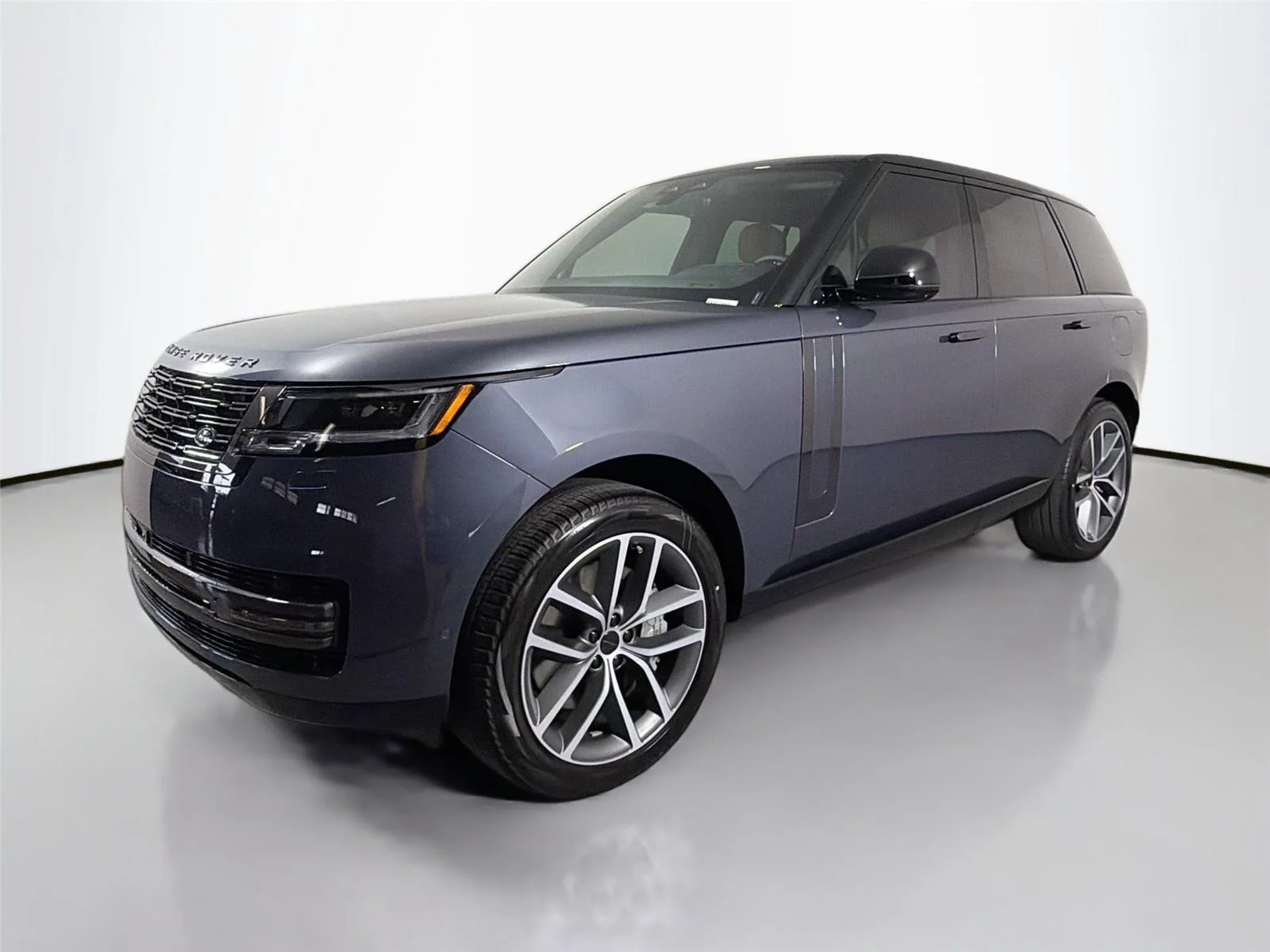 2026 Land Rover Range Rover 3.0 PHEV SE SWB's photo
