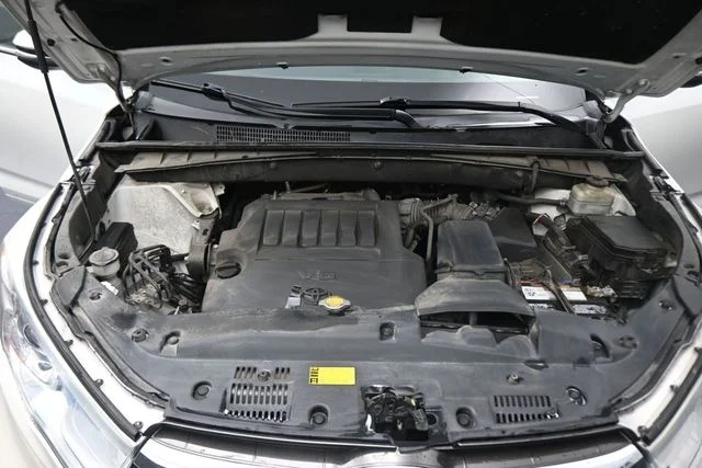 Used 2015 White Toyota Limited image 12