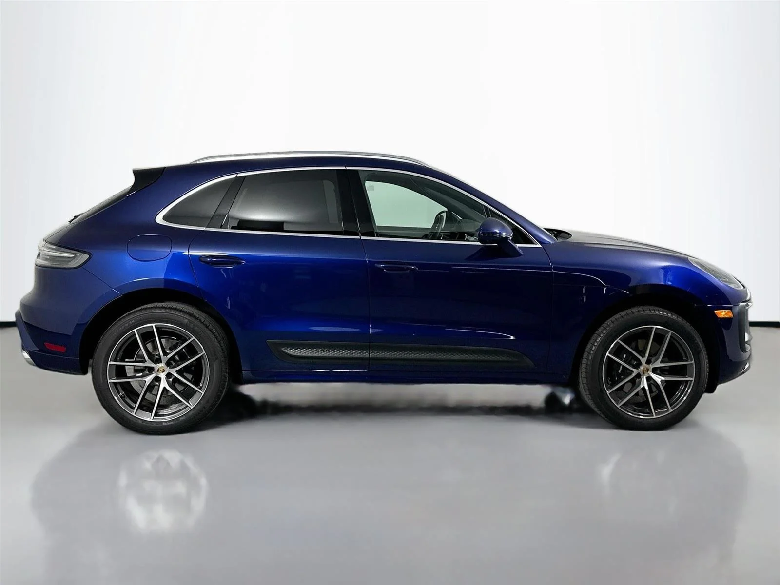 2024 Porsche Macan Base - Photo 8