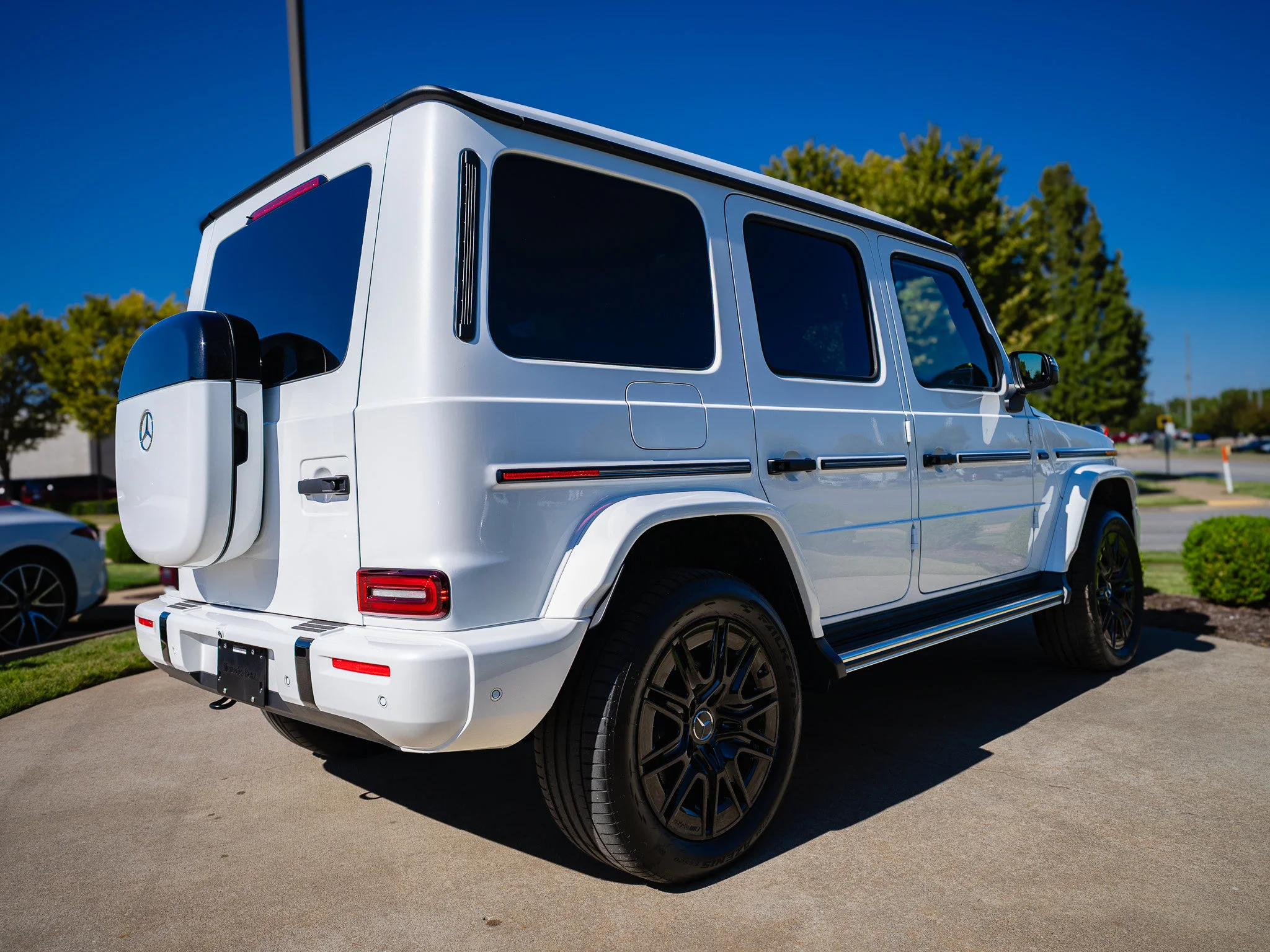 Certified Used 2025 Moonlight White Mercedes-Benz G 580 image 14