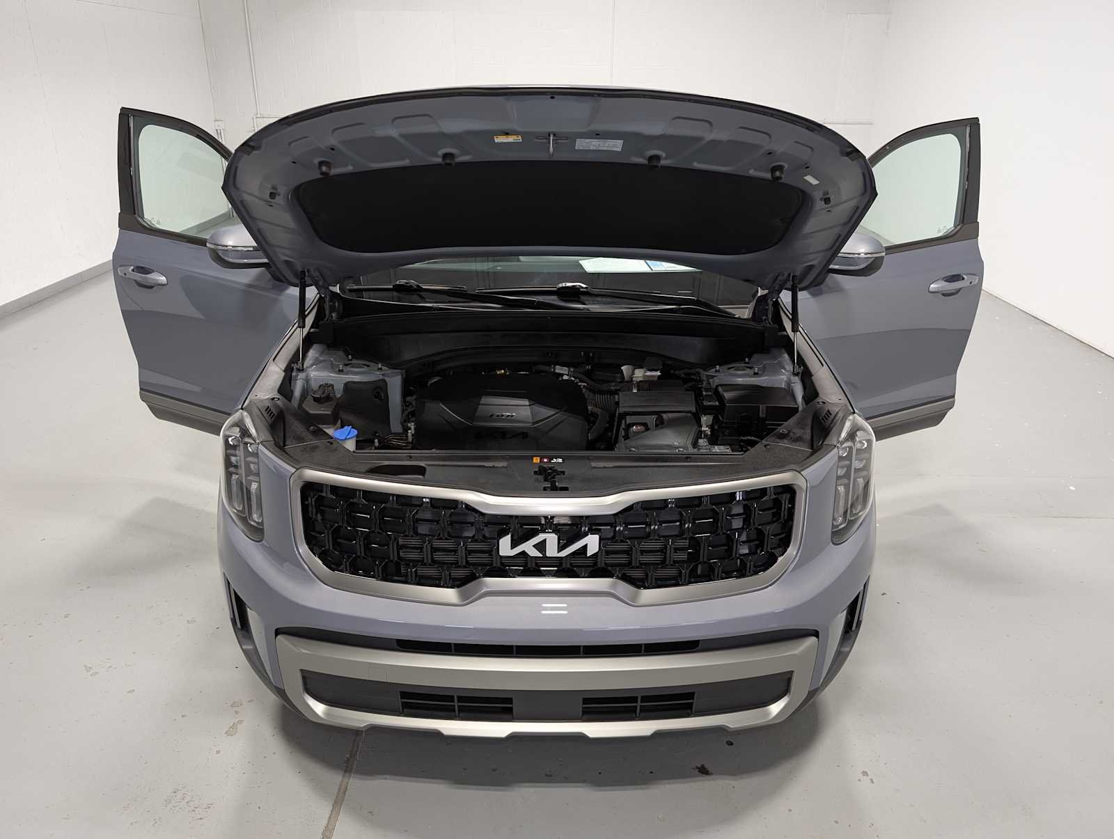 Used 2023 Everlasting Silver Kia EX X-Line image 13