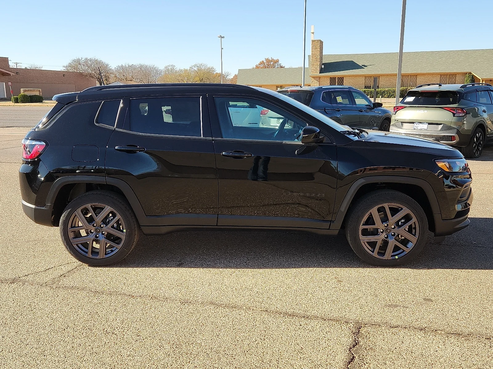 New 2026 PXJ Diamond Bla Jeep LATITUDE ALTITUDE 4X4 image 5