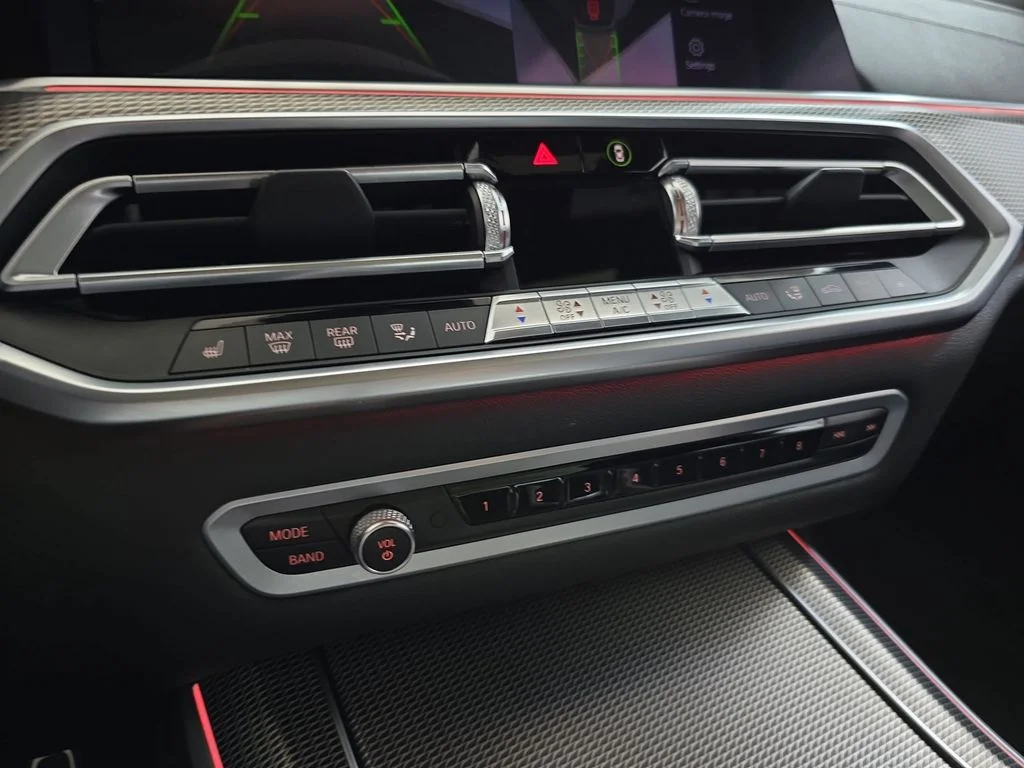 Used 2020 Black Sapphire Metallic BMW xDrive40i image 25