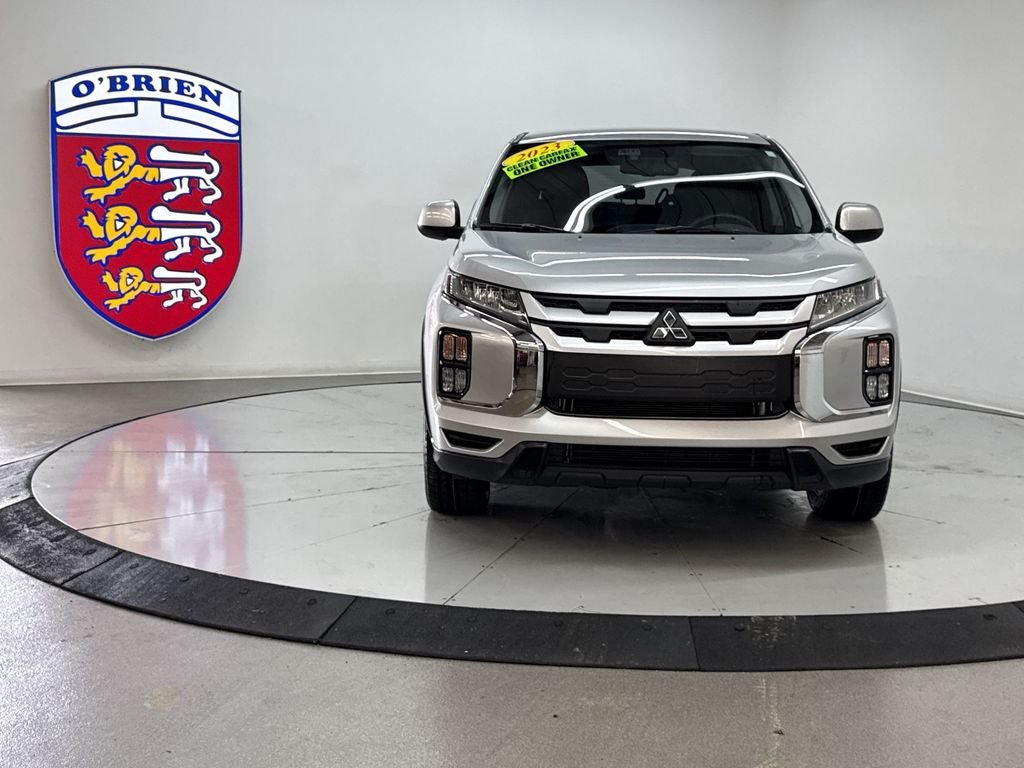 Used 2023  Mitsubishi  image 26