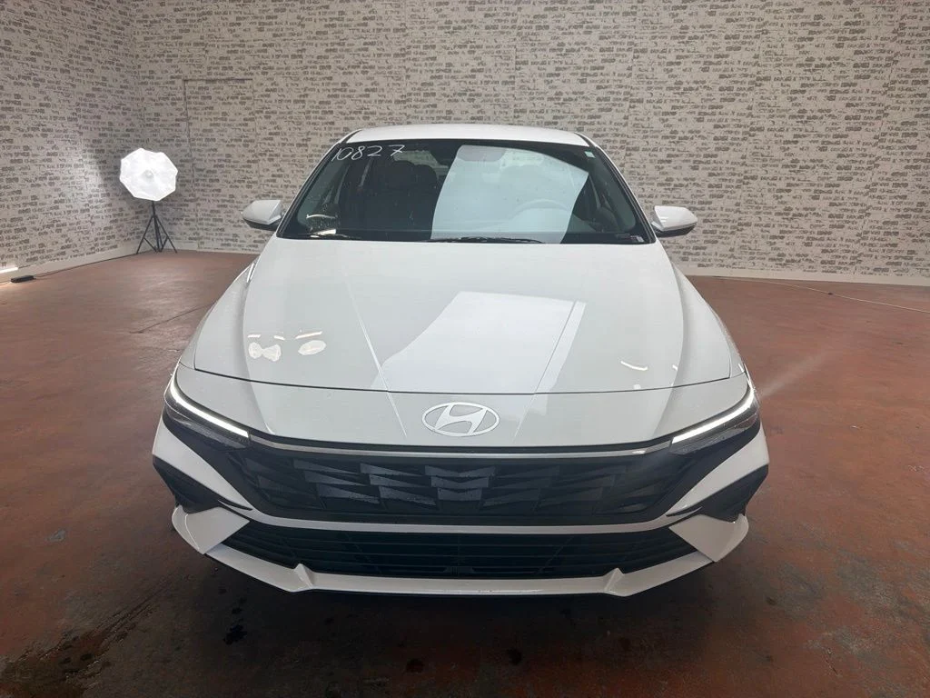 New 2026 Serenity White Hyundai SE image 2