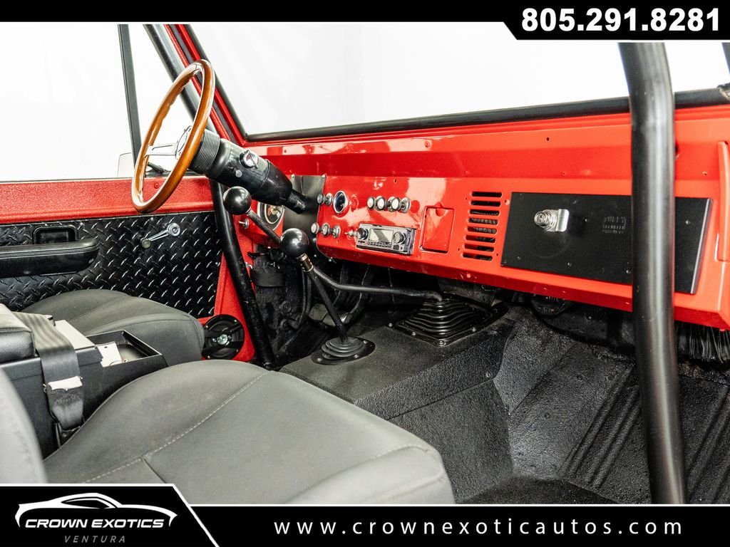 Used 1972  Ford 2dr Convertible image 16