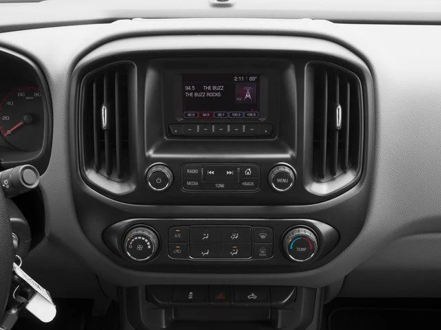 Used 2018 White GMC Base image 13