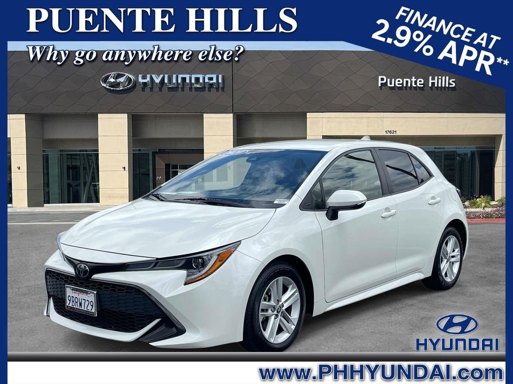 Used 2020 White Toyota SE image 1
