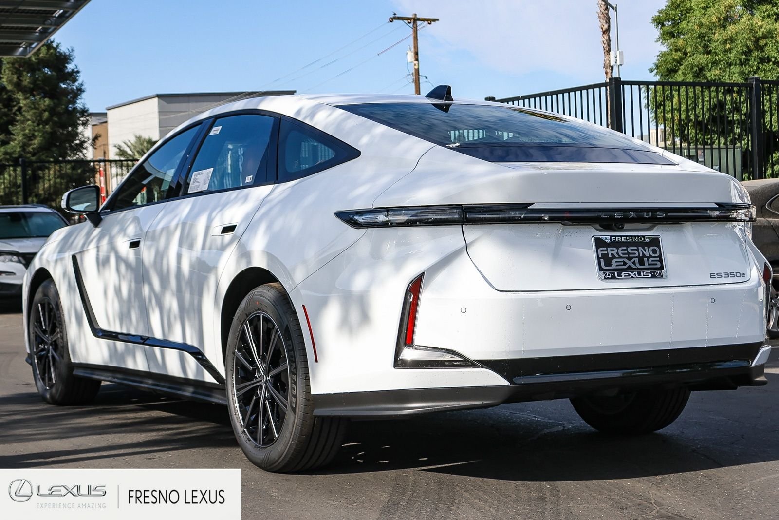 New 2026 Ultra White Lexus ES 350e PREMIUM image 4