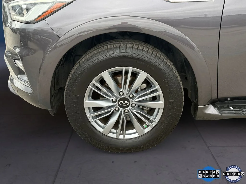 Used 2024 Gray INFINITI LUXE image 9