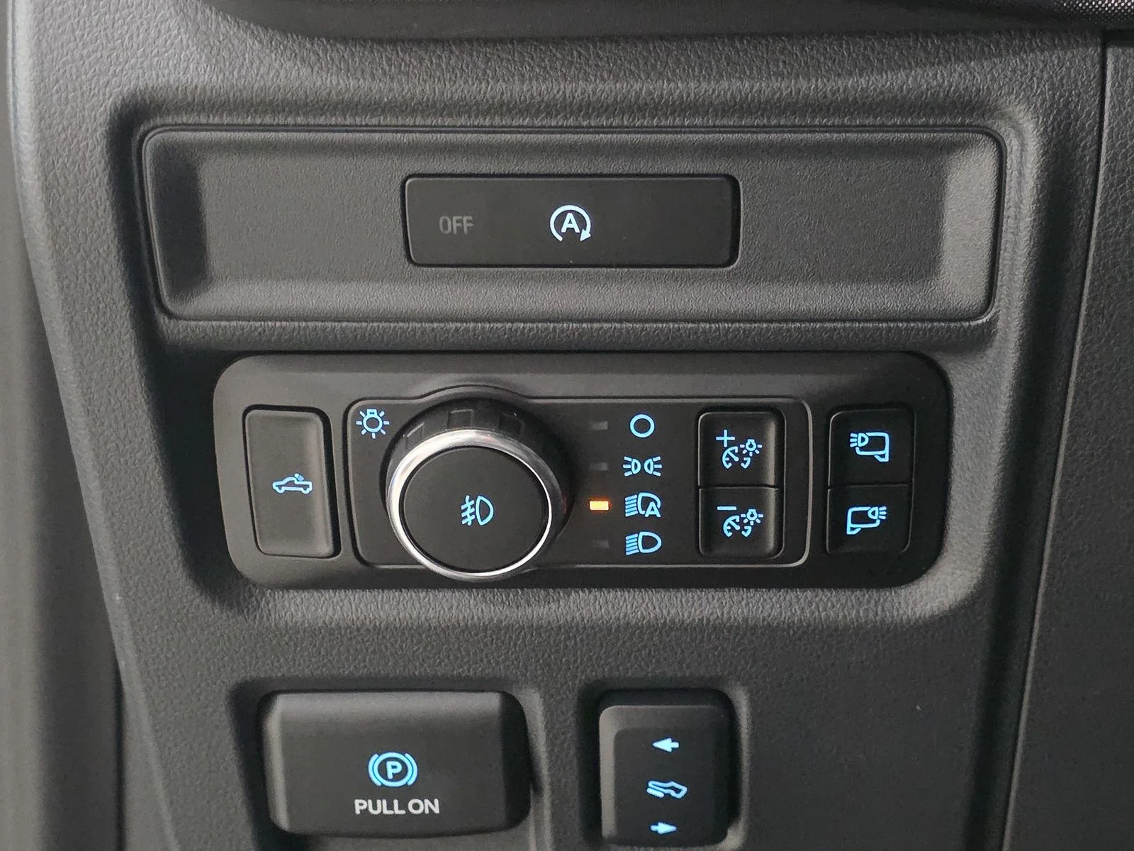 New 2025 Oxford White Ford Tremor® image 26