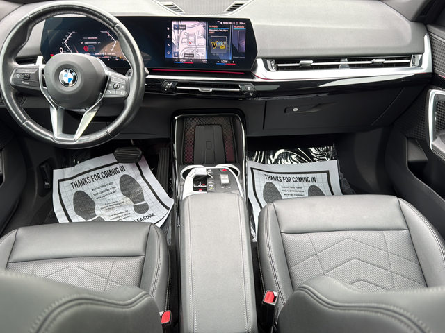 Used 2023 Green BMW xDrive28i image 12