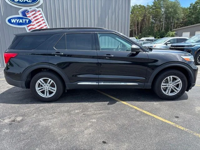 Used 2023 Black Metallic Ford XLT image 9