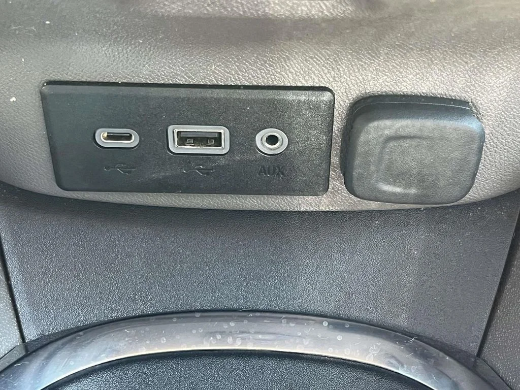 Used 2020 White Chevrolet LS image 26
