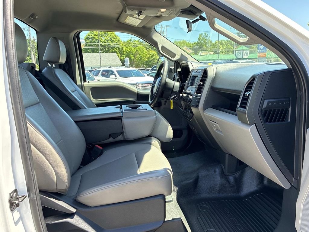 Used 2022 White Ford XL image 9