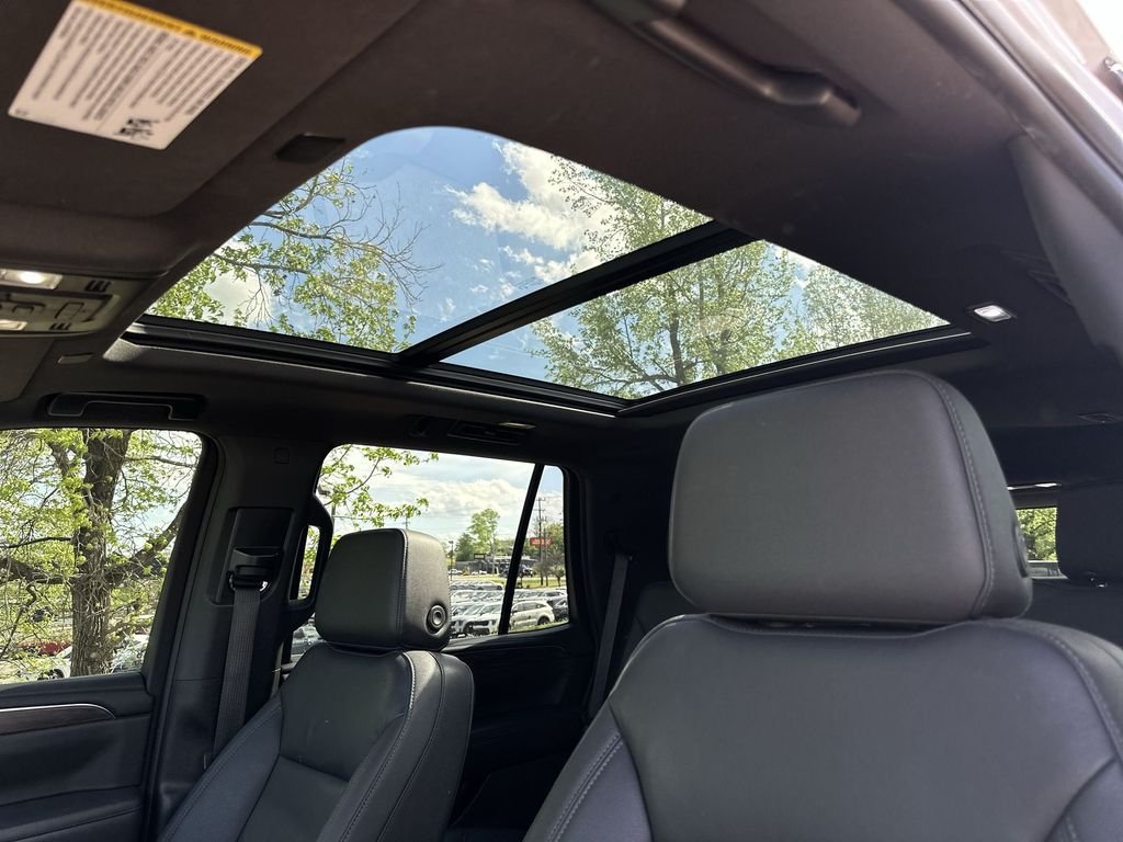 Used 2023 White Chevrolet Z71 image 22