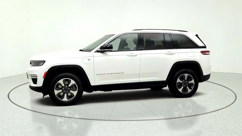 Used 2023 Bright White Clearcoat Jeep 4x4 image 8