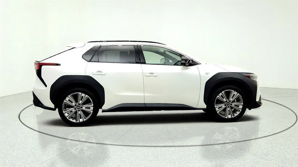 Used 2023 Cosmic White Pearl Subaru Touring AWD image 4