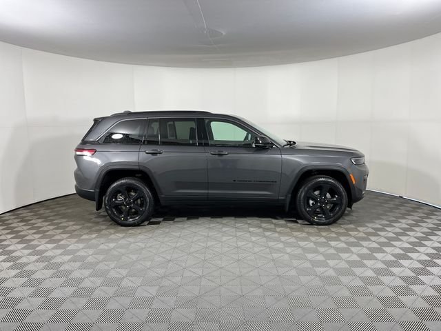 New 2026 Baltic Gray Metallic Clearcoat Jeep Limited image 4