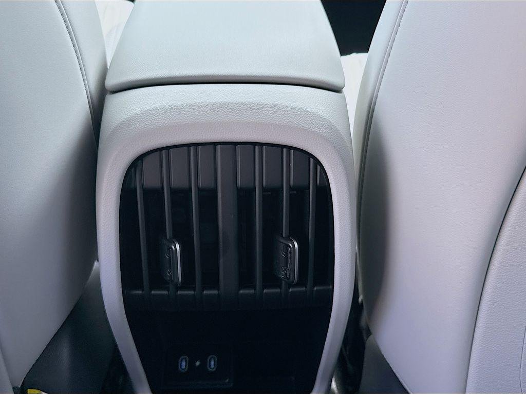 New 2026 Atlas White Hyundai SEL Premium FWD image 15