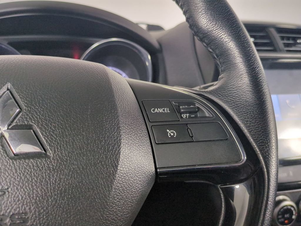 Used 2024  Mitsubishi 2.0 ES image 32