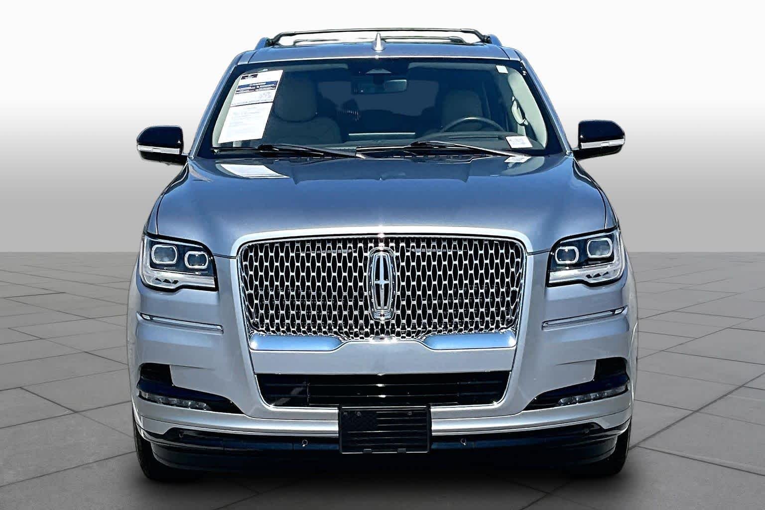 Used 2024 Silver Radiance Lincoln Reserve image 4