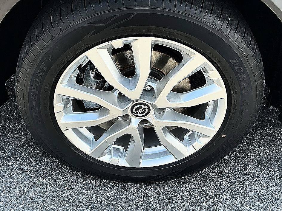 Used 2021 Gun Metallic Nissan S image 8