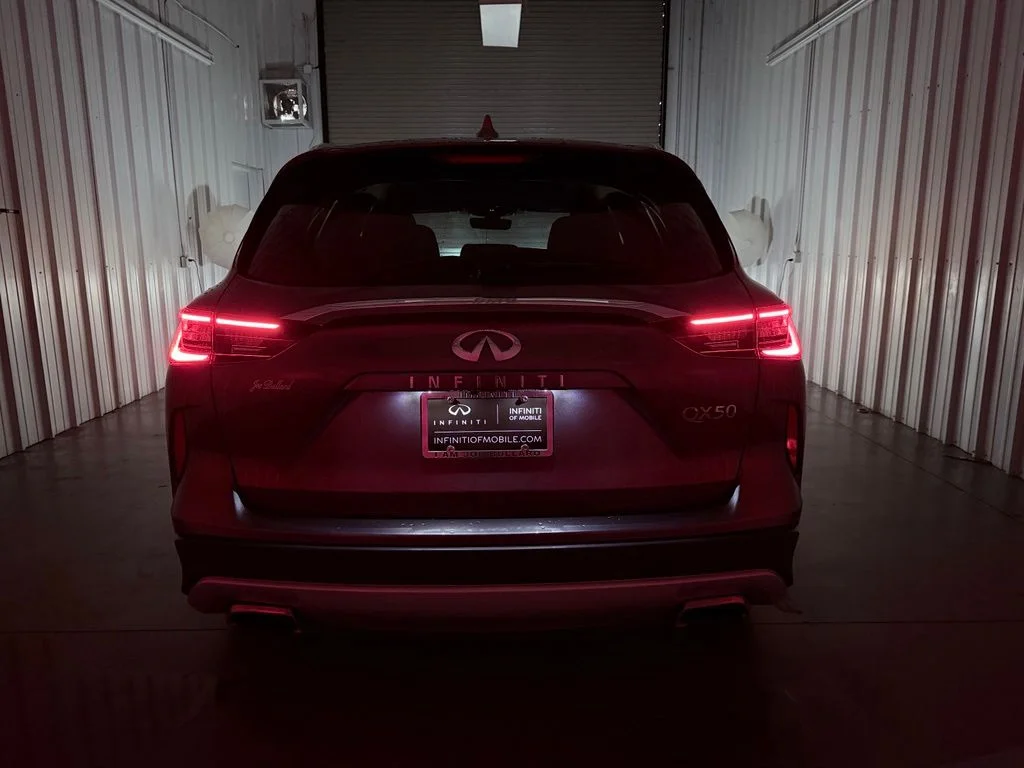 Used 2023 Gray INFINITI LUXE image 9