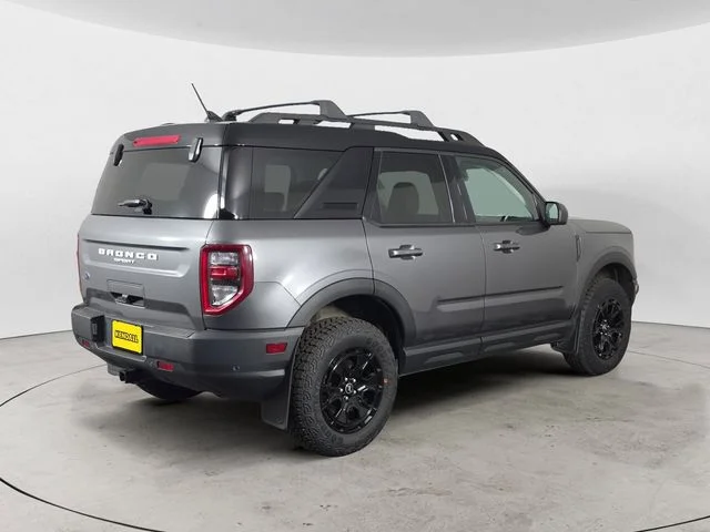 Used 2022 Gray Metallic Ford Outer Banks image 5