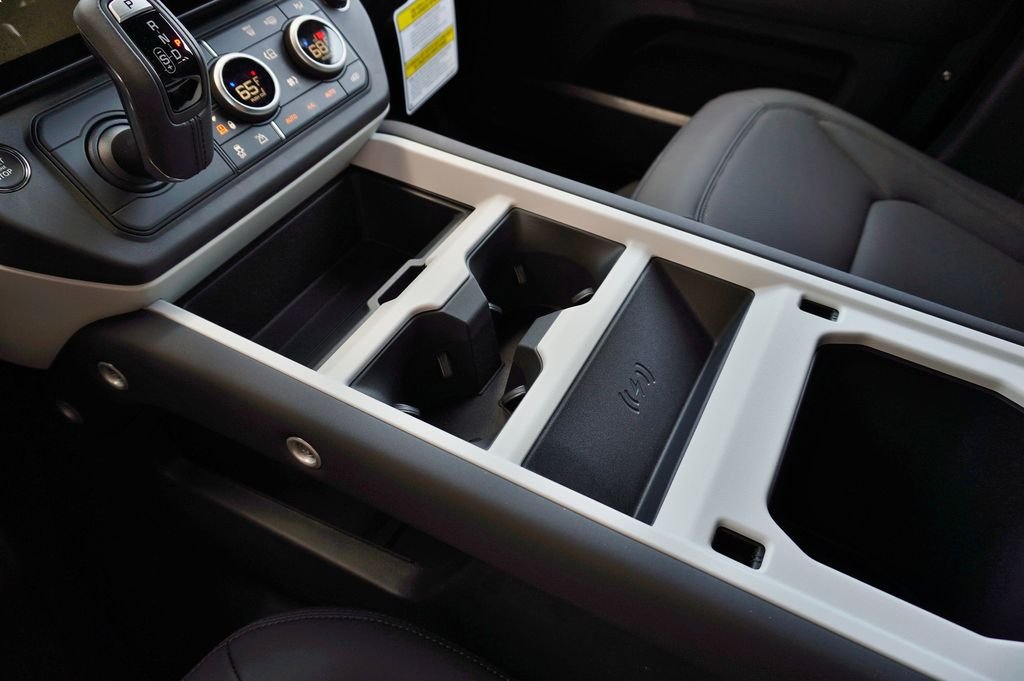 New 2026 Santorini Black Land Rover S image 26