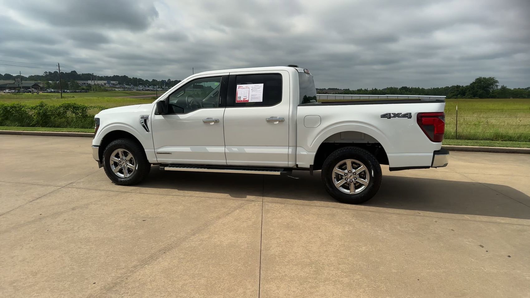 Used 2024 Oxford White Ford XLT image 5