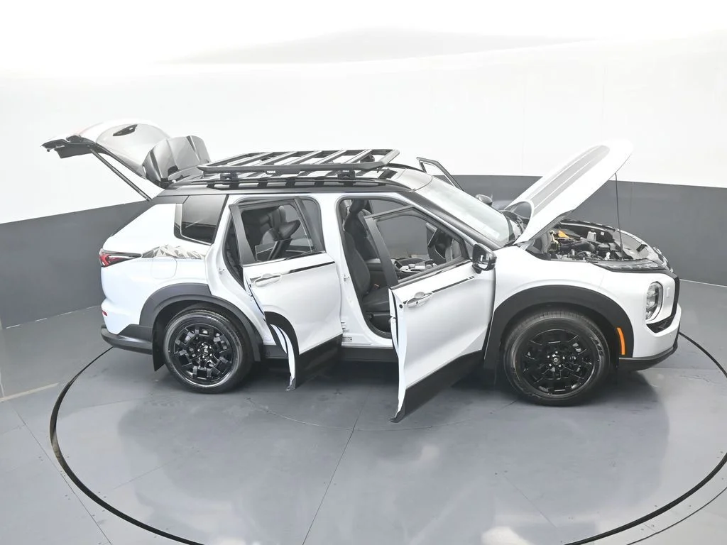 New 2026 White / Black Mitsubishi Trail Edition image 74