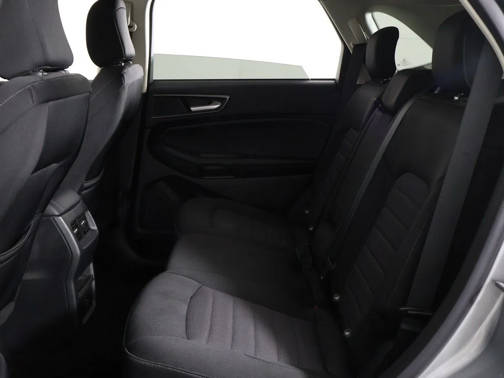 Used 2022 Silver Ford SE image 26