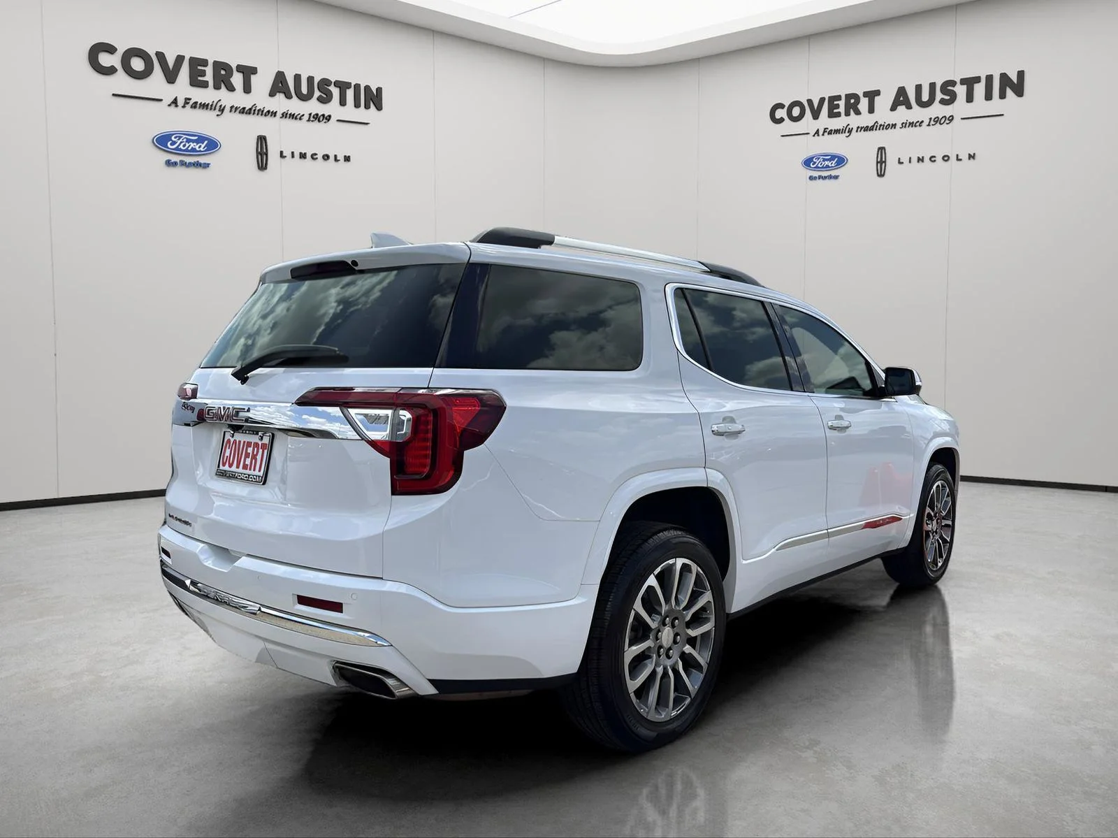 Used 2023 White GMC Denali image 5
