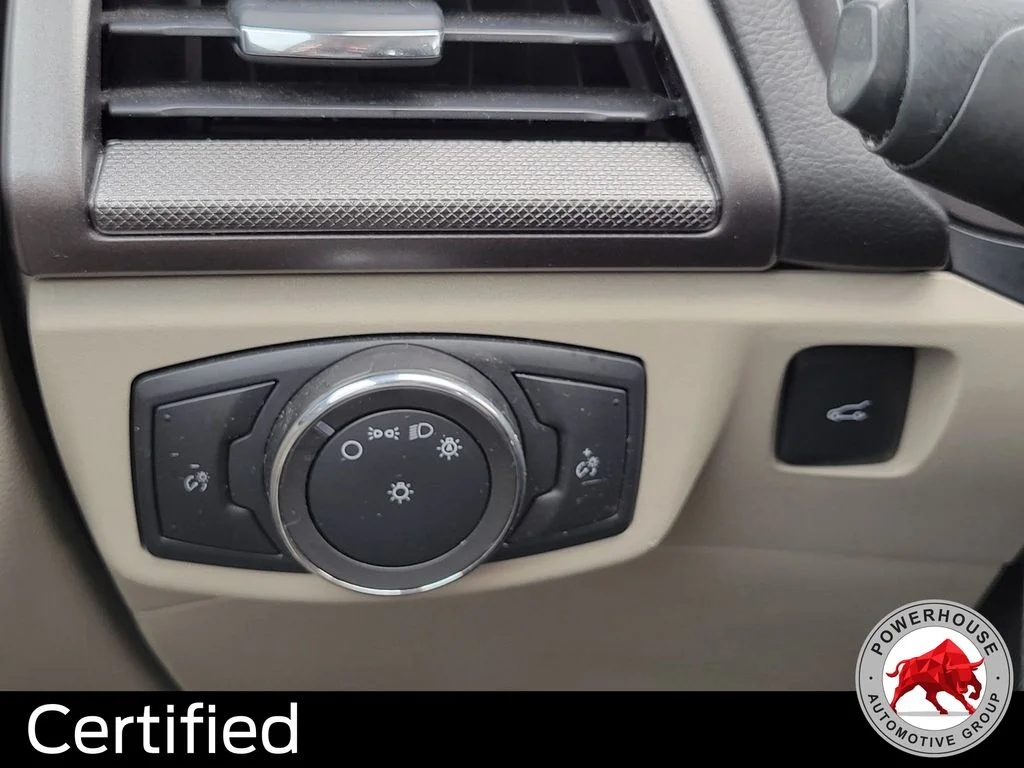 Used 2020 White Ford SE image 27