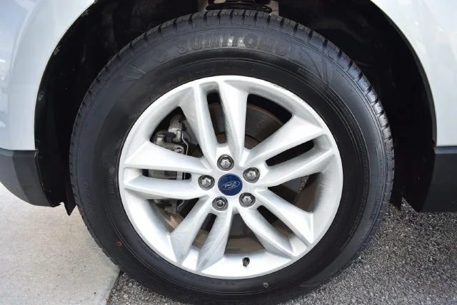 Used 2017 Ingot Silver Ford SEL image 10