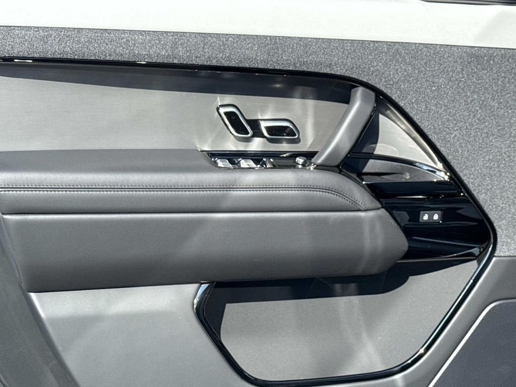 New 2026 Carpathian Grey LAND ROVER Dynamic SE image 20