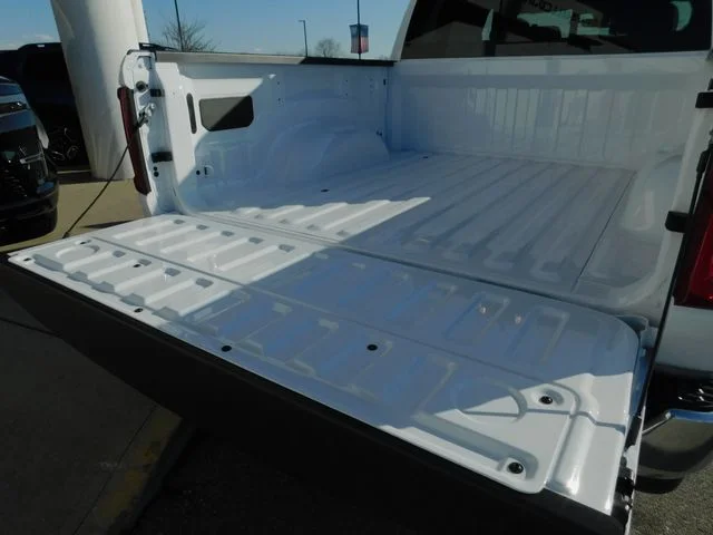 New 2026 Bright White Clear-Coat Exterior Paint RAM Big Horn/Lone Star image 34