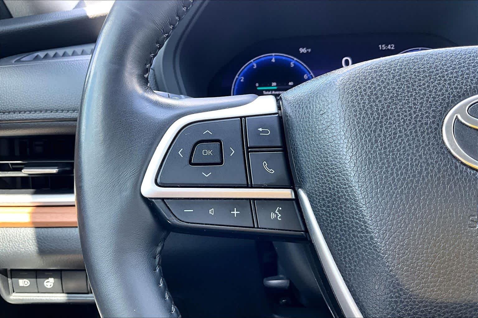 Used 2024 Wind Chill Pearl Toyota Limited image 24