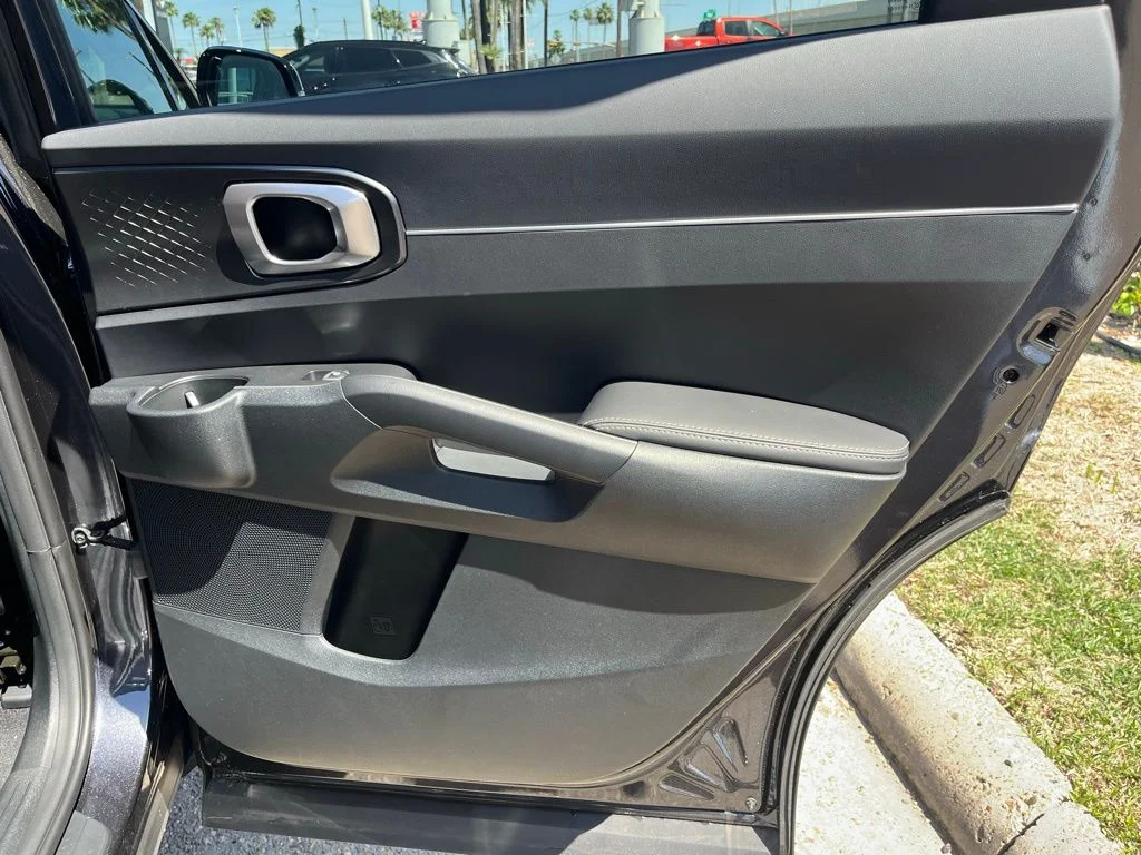 2025 Kia Sorento EX - Photo 13